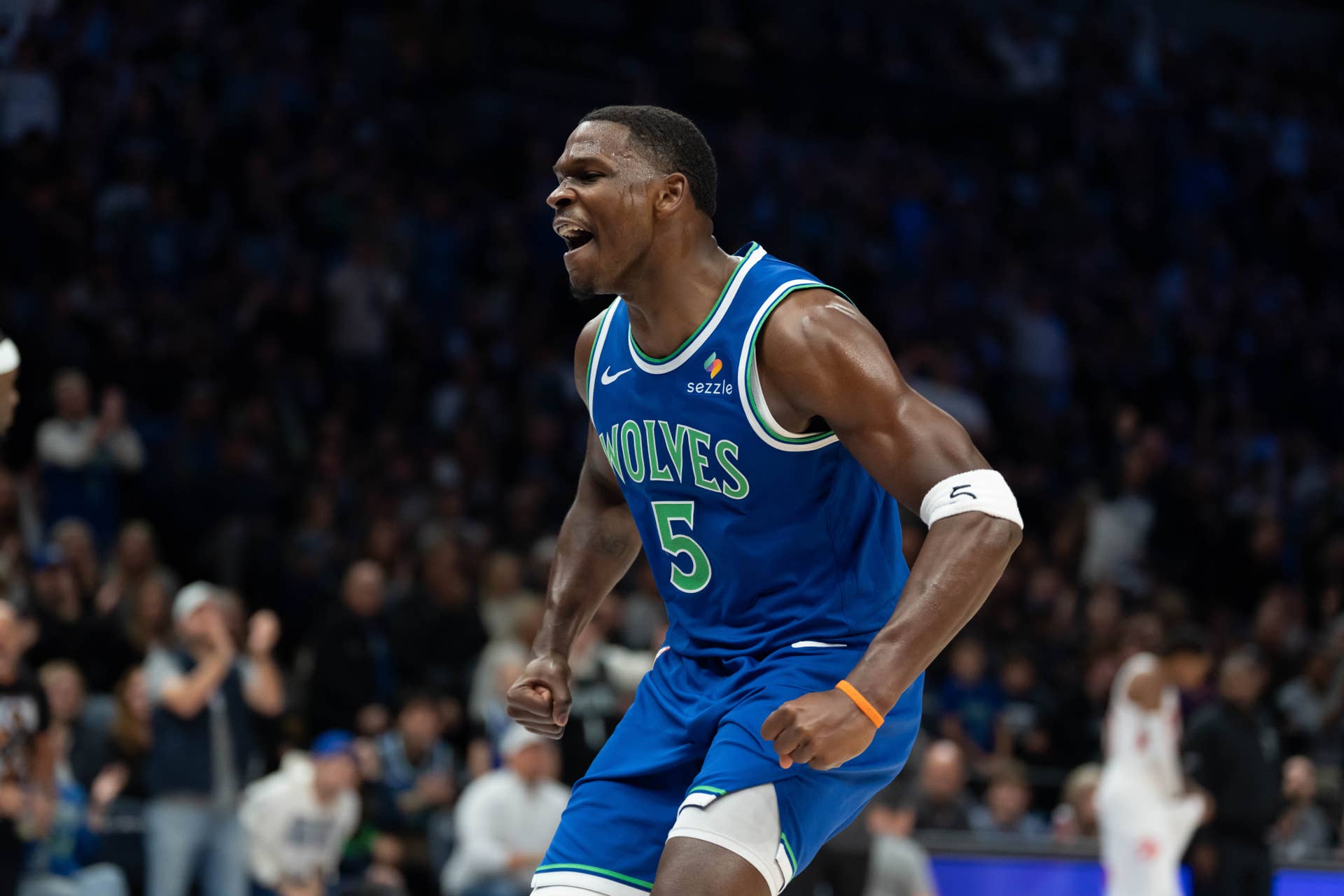 Wolves cruise to another blowout win, but is Anthony Edwards' knee a ...