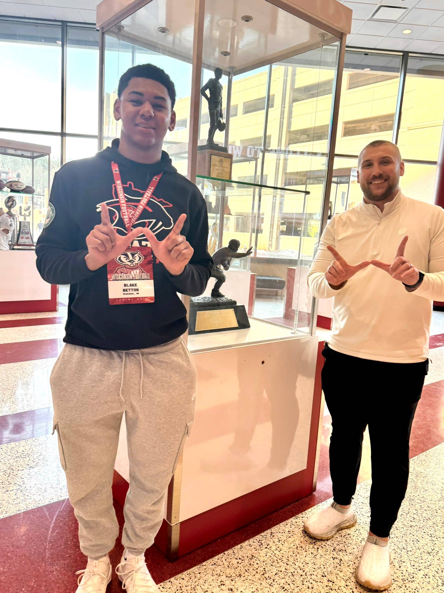 Wisconsin pulls top Minnesota football recruit away from Penn State ...