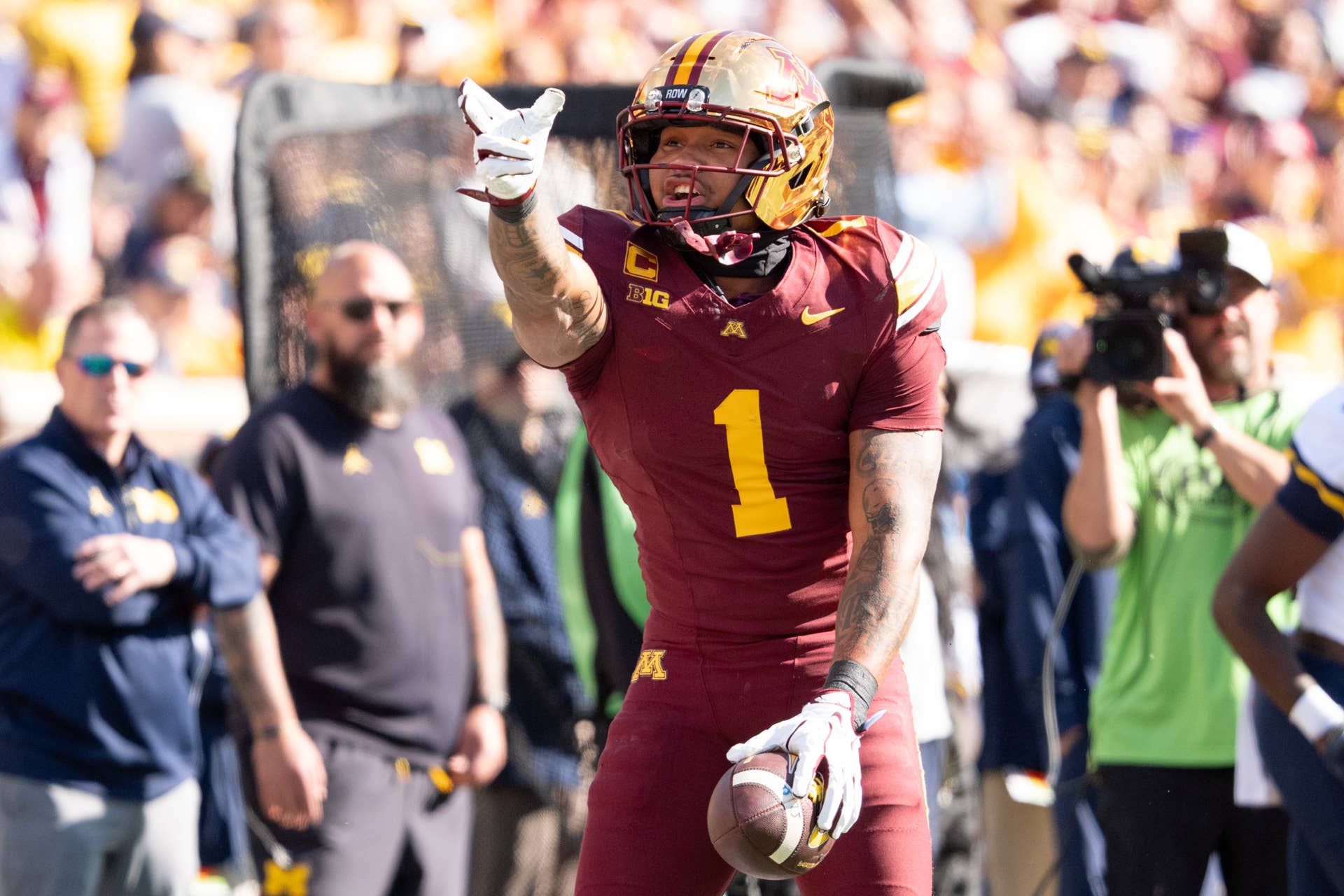Hype building around Gophers commit Jett Feeney, Moorhead football ...